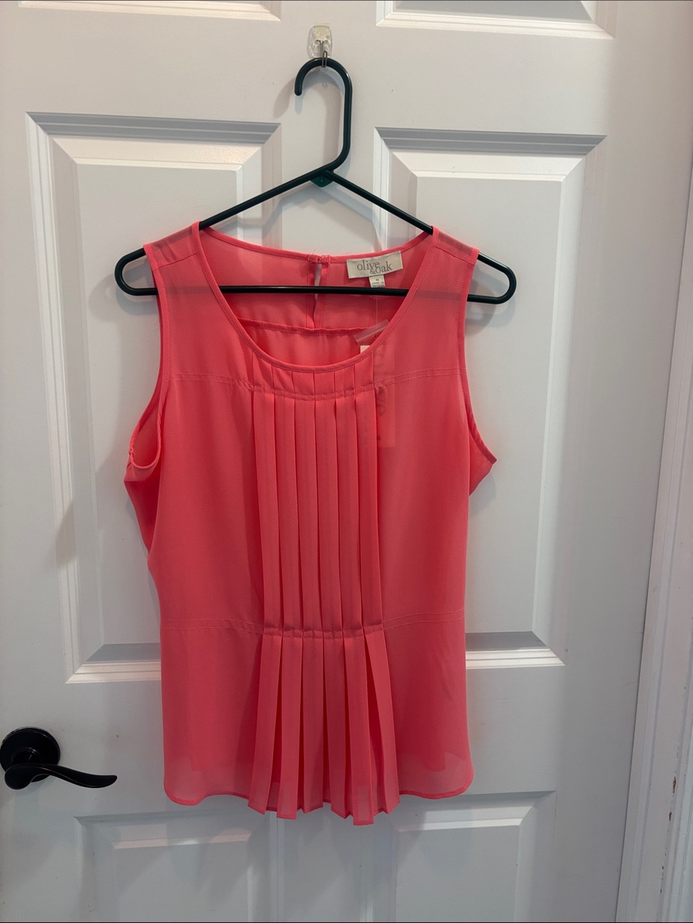 Olive & Oak Coral Pleated Sleeveless Camisole